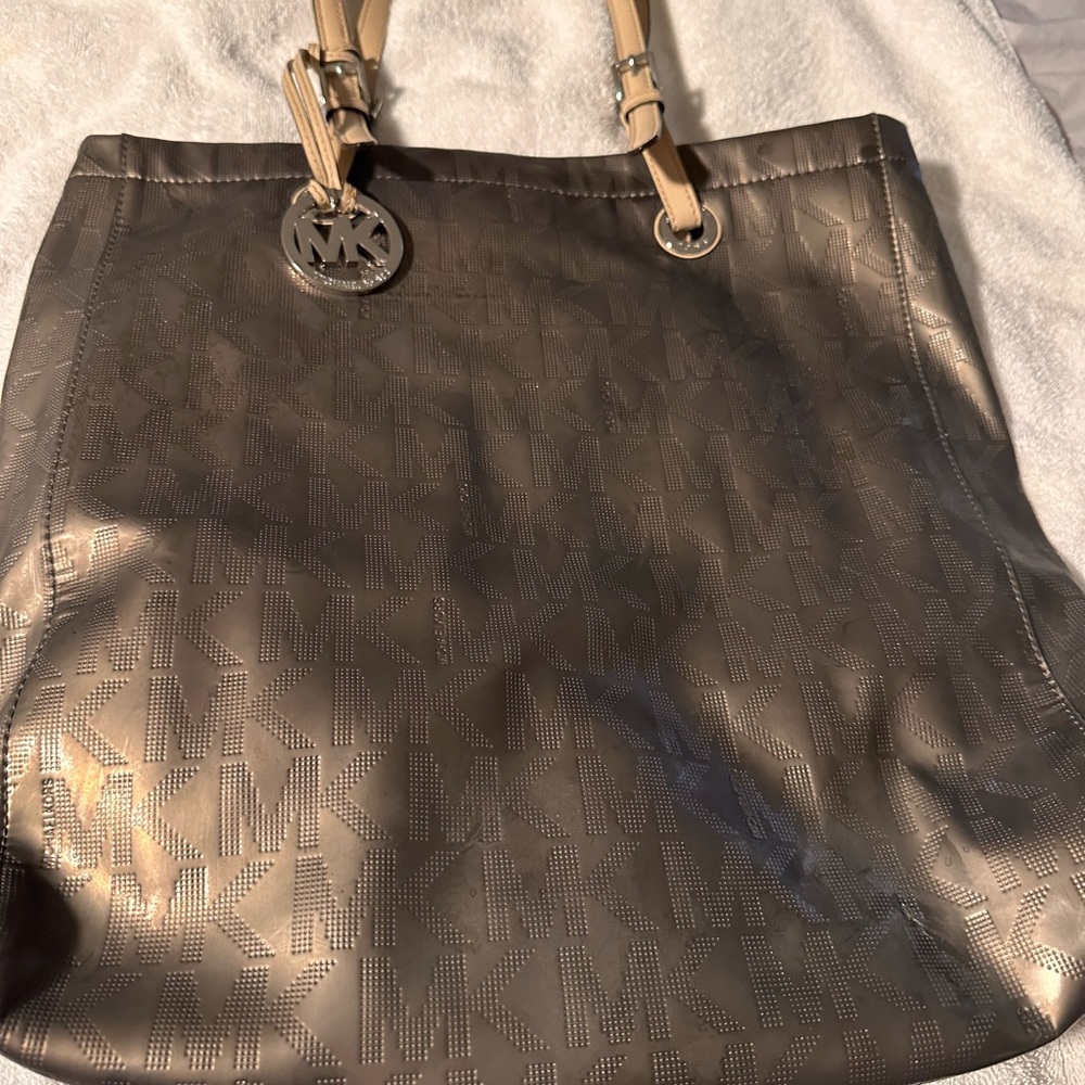 Michael Korrs purse